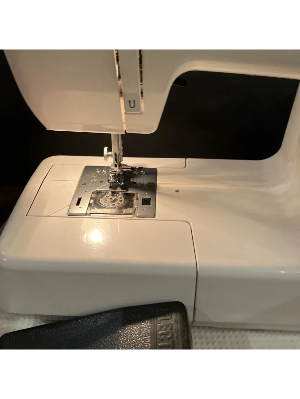 Vintage Sears Kenmore Sewing Machine W/Foot Pedal W/ Case Model 17124790 “WORKS”